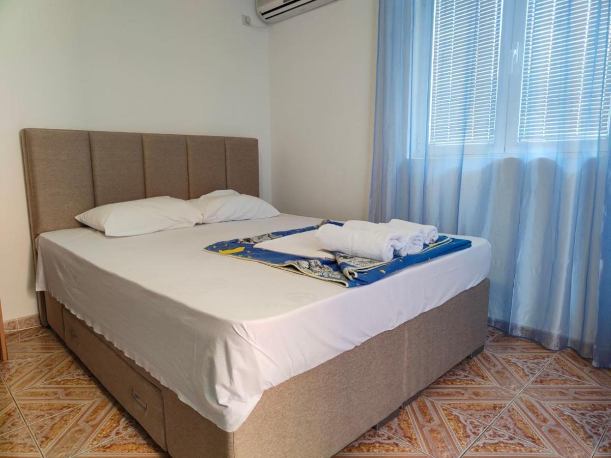 Apartments Drobni Pijesak Petrovac Exterior photo