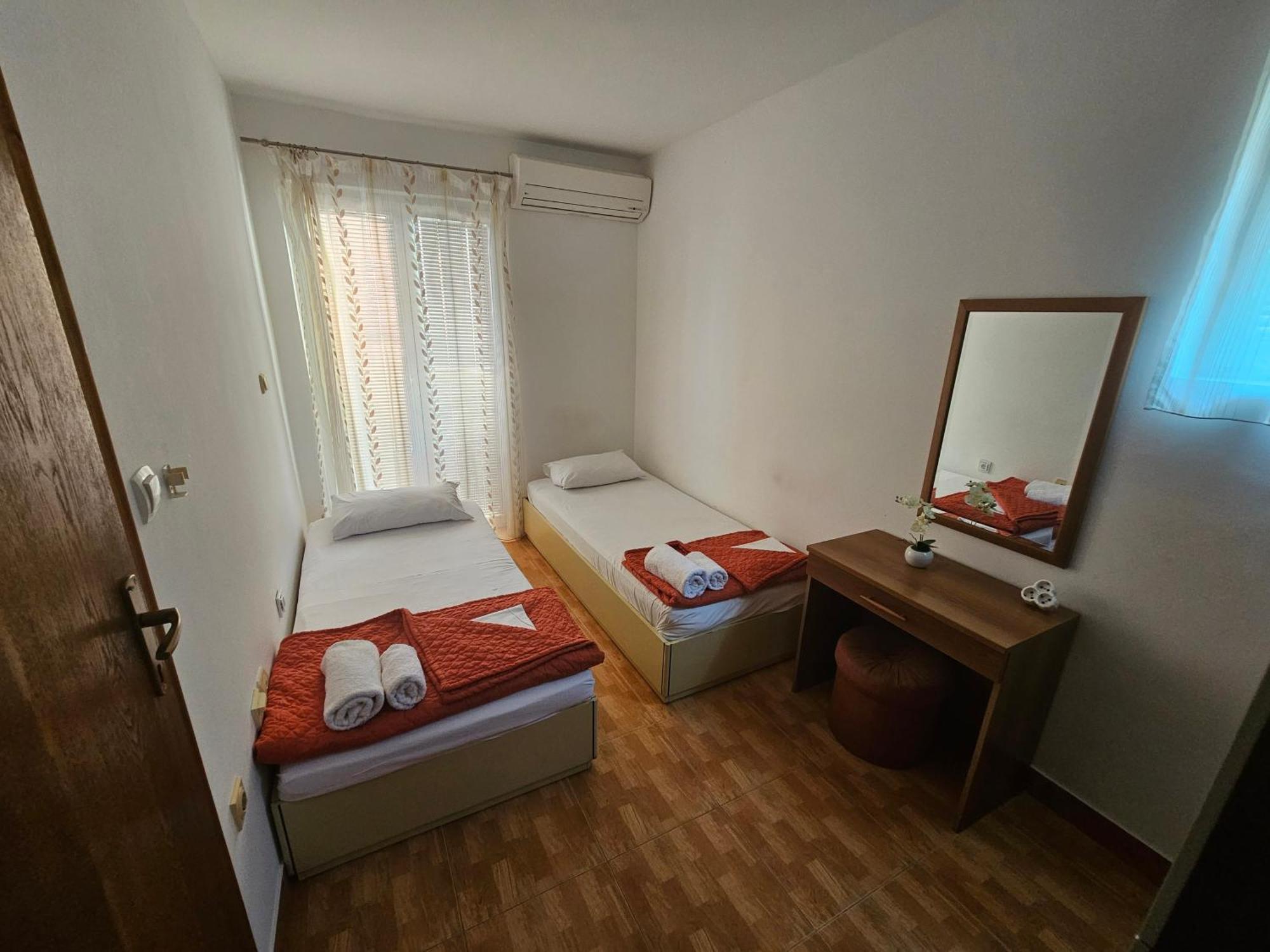 Apartments Drobni Pijesak Petrovac Room photo